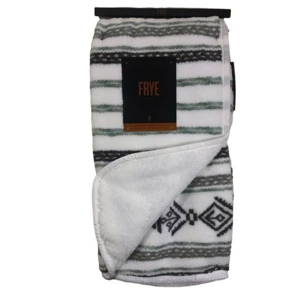 Frye Reversible Boho Plush Sherpa Comfy Cozy Throw 50 x 60 in - Picture 1 of 4